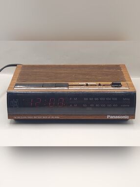 Vintage Panasonic FM/AM Clock Radio Alarm Model: RC-6064 TESTED/Works!